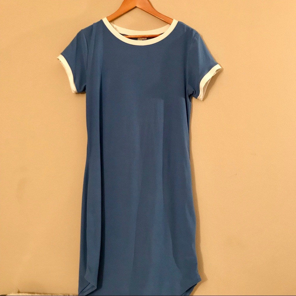 Feathers T-shirt dress
